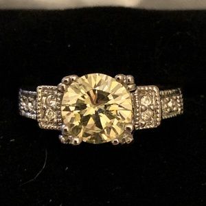 Costume jewelry ring - size 6